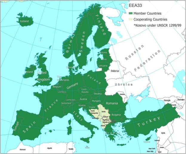 Ein Plakat mit einer detaillierten Karte von Europa, die die Mitgliedstaaten der Europäischen Union einschließlich ihrer Grenzen, wichtiger Städte, Flüsse und geografischer Merkmale hervorhebt, mit zusätzlichem Text, der die Landesnamen und Grenzinformationen bereitstellt.