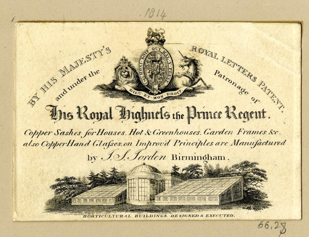 Eine abgenutzte Visitenkarte mit einem Bild eines Gebäudes mit Bäumen, dem Text "The Royal Highmills of the Prince Regent" und einem Logo.
