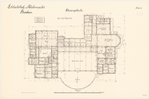 Ein detaillierter Grundrissplan des Schlosshofs des Obermacht-Gebäudes in Brooklyn, New York, zeigt mehrere Räume, Flure, Fenster, Türen und andere Merkmale mit begleitendem Text.