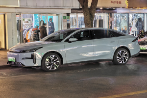 Deutsche Autohersteller drängen auf die Ladesteckdose auf der IAA