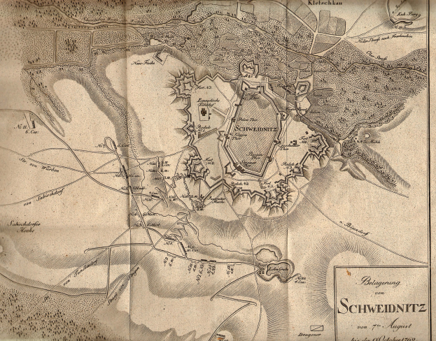 Detailierte alte Karte von Schweidnitz, Deutschland, zeigt Straßen, Gebäude, Sehenswürdigkeiten und historischen und kulturellen Text.