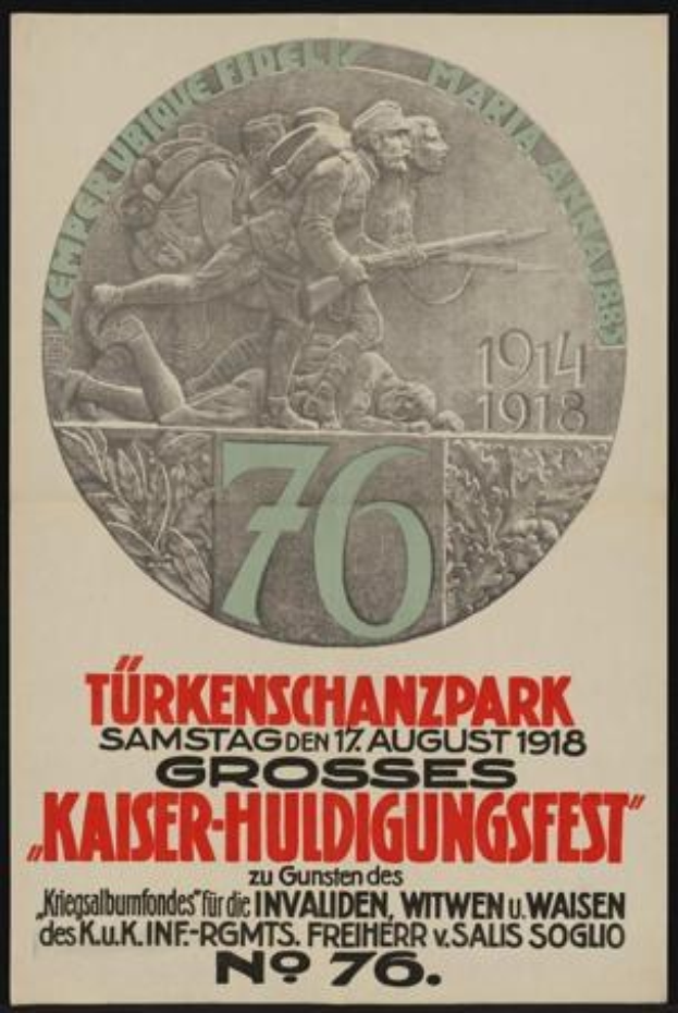 Plakat zum 70-jährigen Jubiläum des Kaiser-Huldigungsfestes in Berlin, Deutschland, mit einer Gruppe von Menschen in der Mitte, eingerahmt von klassischem Photo-Frame mit umgebenem Text und Zahlen.
